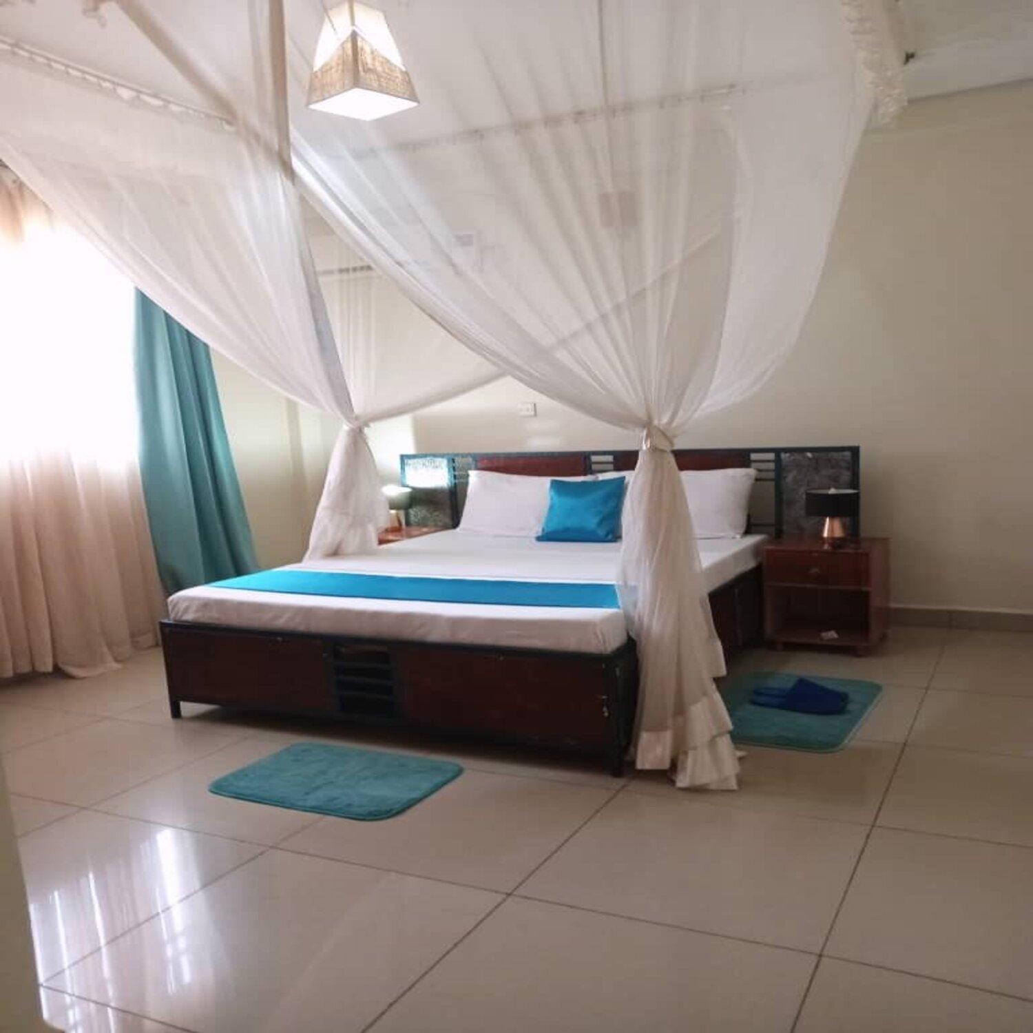 The Abode Apartments Lake View & Breakfast Suite Near Beach عنتيبي المظهر الخارجي الصورة