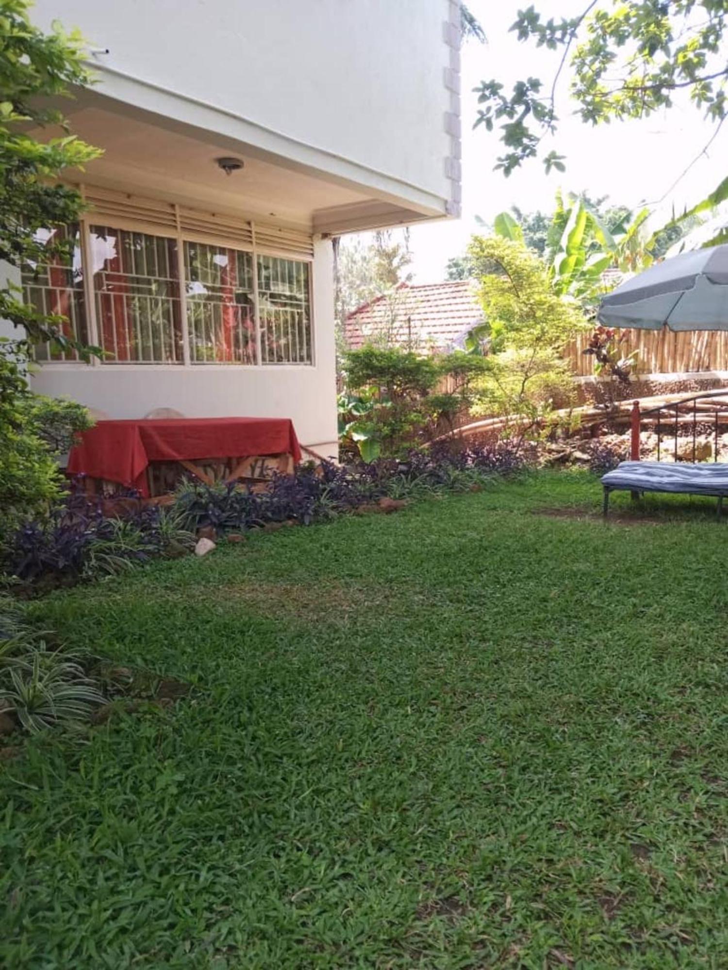 The Abode Apartments Lake View & Breakfast Suite Near Beach عنتيبي المظهر الخارجي الصورة